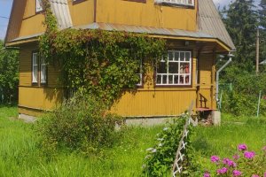 Дом с земельным участком 12 сот.