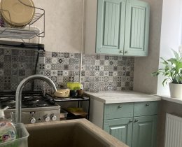 Отличная комната прямо у метро!