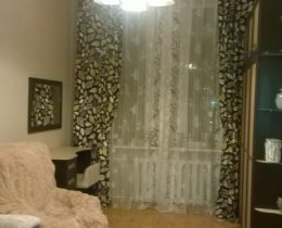 Милая комната окнами в парк!