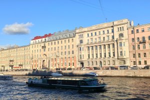 Подсчитано количество квартир, экспонируемых в старинных домах Петербурга