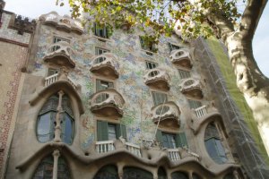 Gaudi-inspired house is to be built in St Petersburg