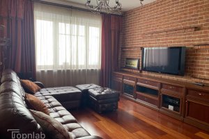 4-комн.кв., Василеостровский р-н, Нахимова ул., 15, литера Б