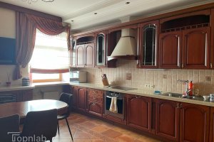 4-комн.кв., Василеостровский р-н, Нахимова ул., 15, литера Б