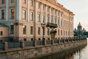 Эксперты по недвижимости назвали стоимость самой старой квартиры, продающейся в Петербурге